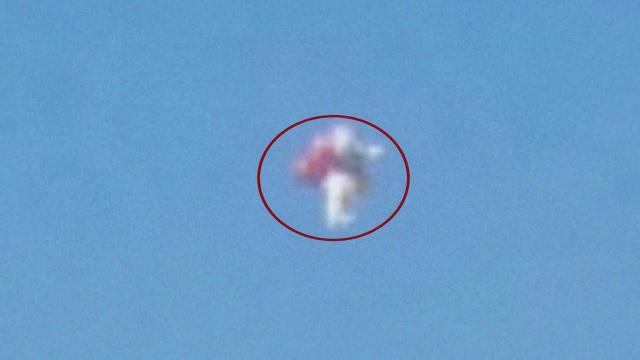 ALIEN TESTING? Humanoid UFO or Jetpack Testing? Stunned Residents See UFO Near Military Base