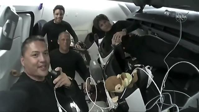 Watch SpaceX Crew-4's on-orbit tour of Freedom Dragon spacecraft