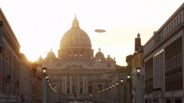 ???? UFO over St Peter's Basilica in Vatican (CGI)