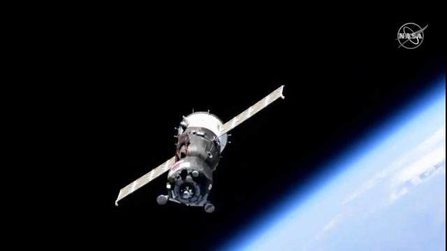 Soyuz Slews! Can't Lock On to Space Station Docking Port