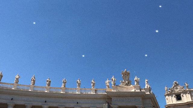 Multiple UFOs filmed at the Vatican, Oct 2022 ????