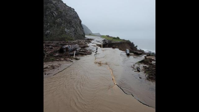 Big West Coast Storm takes out the 1 & will continue East in 20 hours + Storm Justine heads to UK.