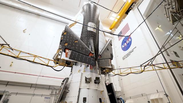 Integrated Sierra Space Dream Chaser space plane unveiled at NASA facility