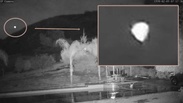 Security Cam captures Triangle UFO over Simi Valley, California