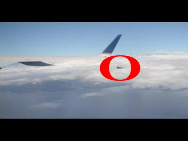 Shocking UFO! [Major Airliner Dodges UFO] Huge TR3B Under Water [Flying Saucer] 2015