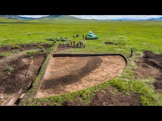 Archaeologists discover gold pectoral ornament and bronze mirror in Siberian barrow