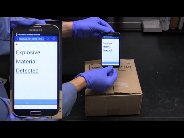 Detecting gases wirelessly with a smartphone
