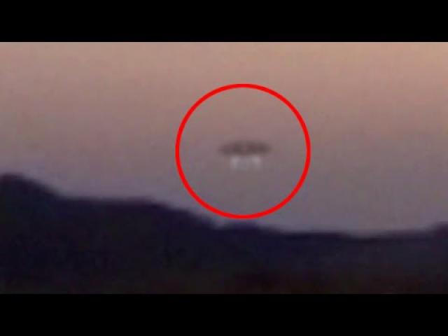 UFO Lands In China!!! Unbelievable UFO Sighting 2016 | UFO Landing Video Caught On Camera