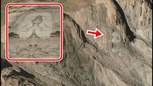Strange petroglyphs and door to an underground base discovered in Peru