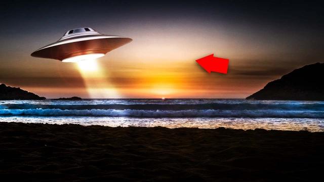 Huge Beams Of Light Coming Out From UFO Caught On Camera!!