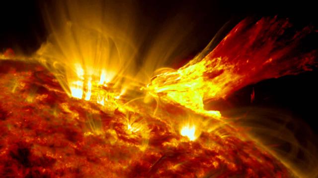 Sun's 'Wing-Like' Eruption Compared To Phoenix | Time-Lapse Video