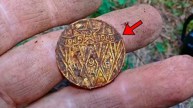 Man Finds Special Coin In His Garden - When Expert Sees It, He Says This Coin Worth BIG Money