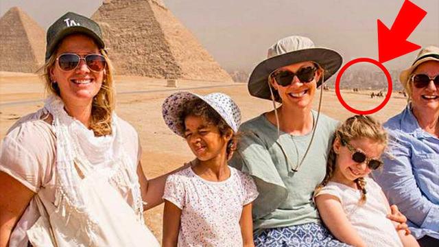 Woman has holiday photo taken - Zooming in on the photo gives her the fright of her life!