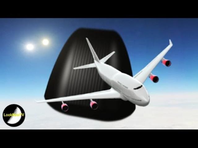 Giant UFO Chases Plane! Amazing OVNI Flying Saucer Sightings SUMMER 2016!