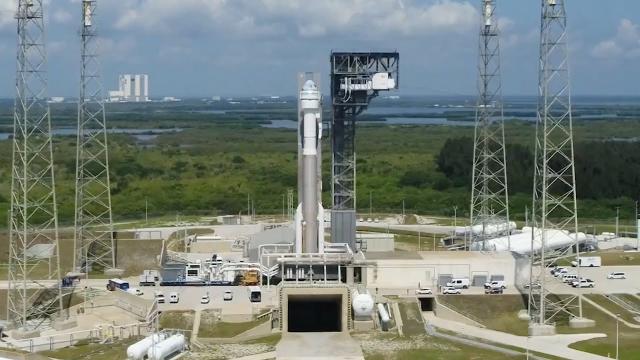 Boeing Starliner stacked on Atlas V rocket to launch crew for first time